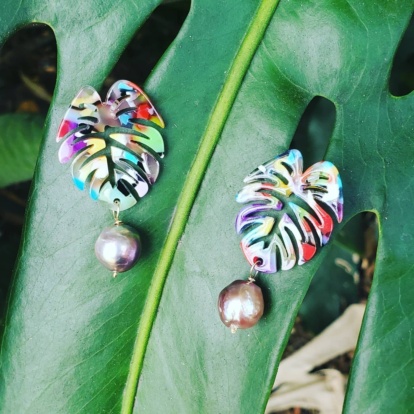 Monstera Drop Earrings